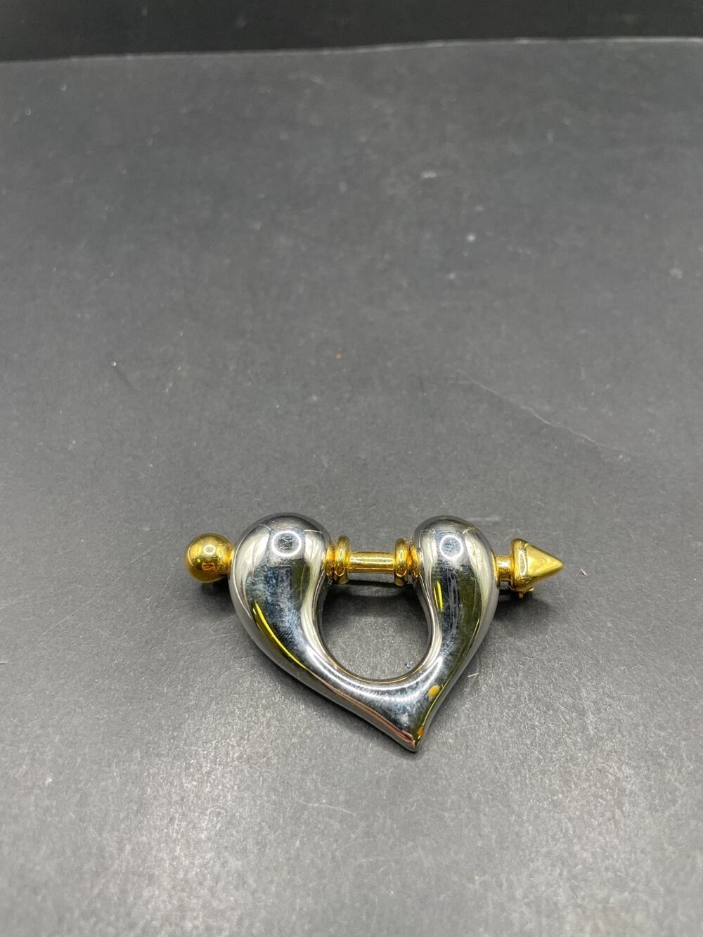 CONTESSA PILAR CRESPI Italy Two Toned Modernist Heart Brooch Pin 1.58X1.34"